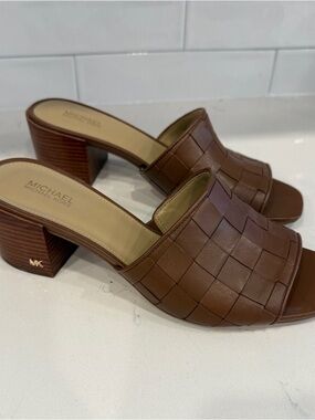Michael Kors Brown Tan Woven Leather Heeled Slides Excellent 8